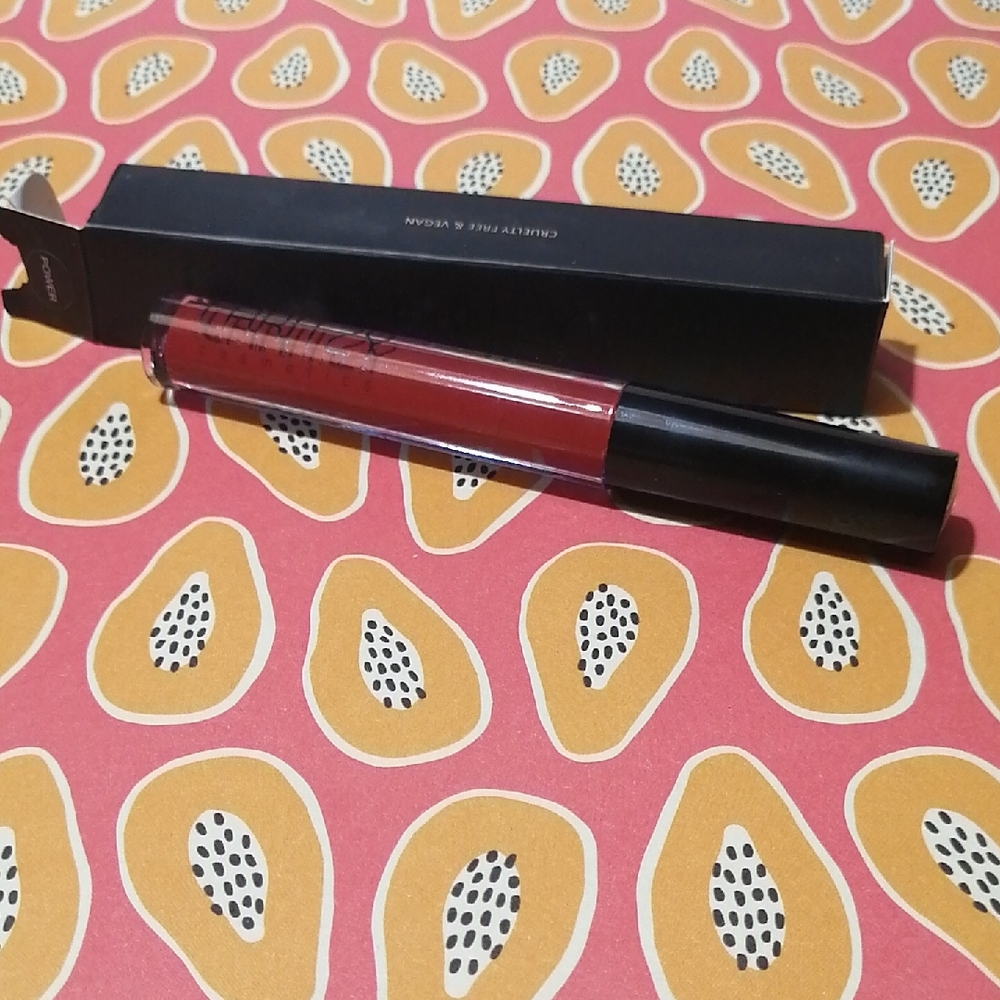 Laritzy dark red lipstick